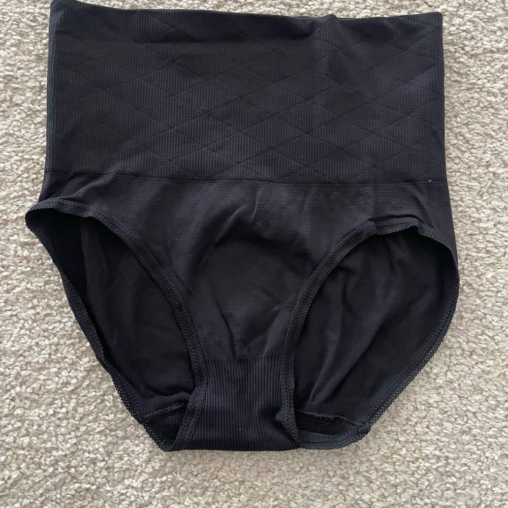 New, Women’s Medium Loving Comfort Shapewear
